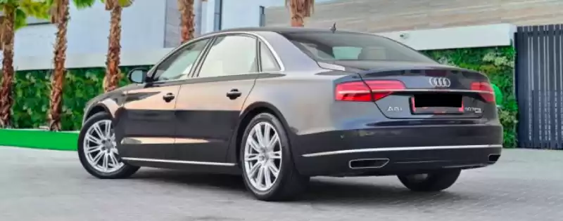 مستعملة Audi A8 للبيع في دبي #31608 - 1  صورة 