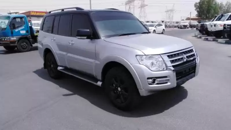 Использовал Mitsubishi Pajero Продается в Дубай #31680 - 1  image 