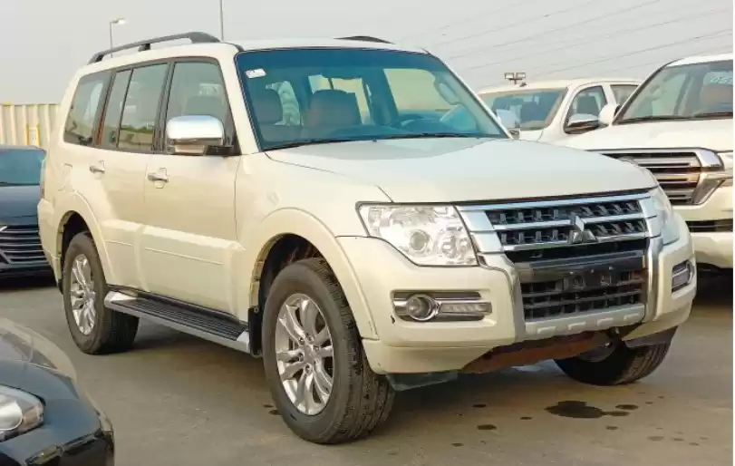 مستعملة Mitsubishi Pajero للبيع في دبي #31692 - 1  صورة 
