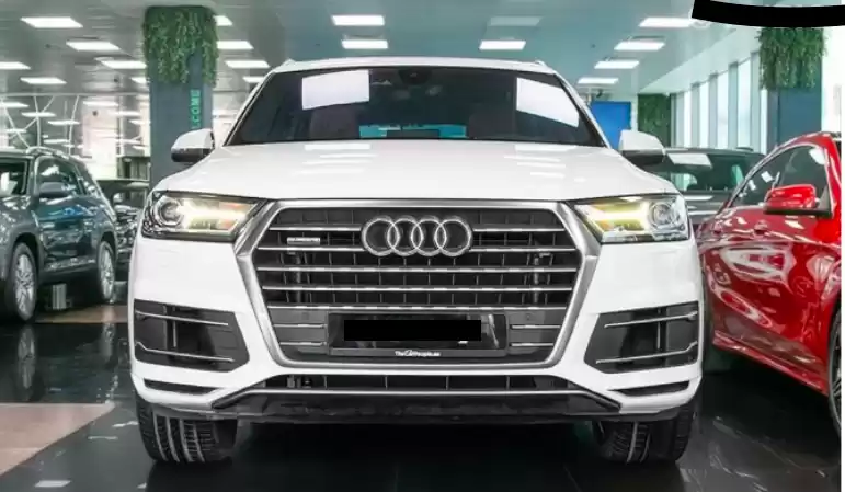مستعملة Audi Q7 للبيع في دبي #31716 - 1  صورة 
