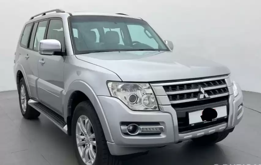 مستعملة Mitsubishi Pajero للبيع في دبي #31977 - 1  صورة 