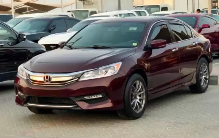 مستعملة Honda Accord للبيع في دبي #32016 - 1  صورة 
