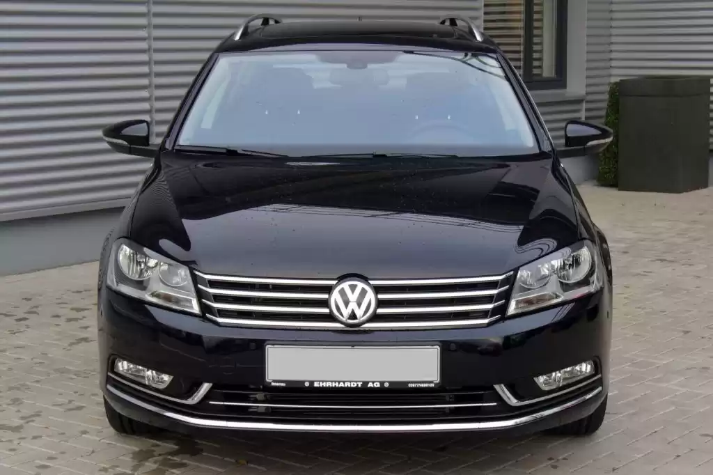 مستعملة Volkswagen Passat للبيع في ميناء الدوحة , الدوحة #32126 - 1  صورة 