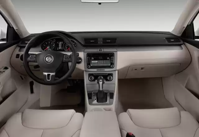 Utilisé Volkswagen Passat À vendre au Port de Doha , Doha #32128 - 1  image 
