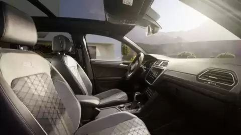 Usado Volkswagen Tiguan SUV Venta en Puerto de Doha , Doha #32133 - 1  image 