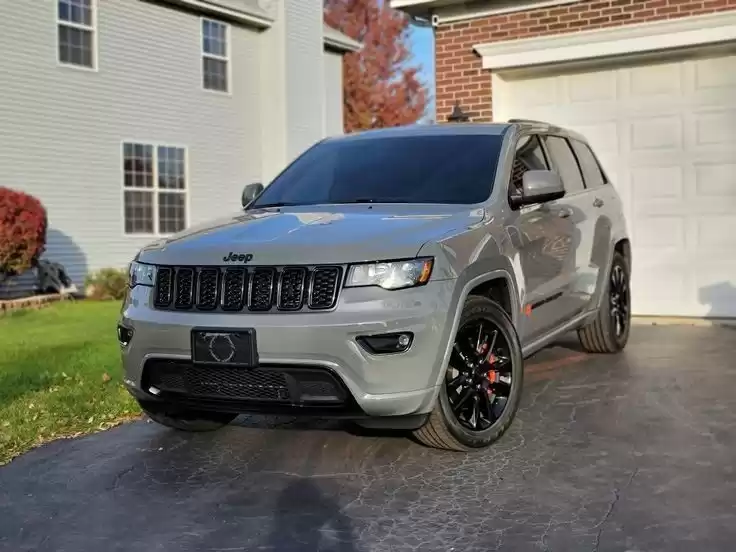 Utilisé Jeep Cherokee À Louer au Doha #32142 - 1  image 