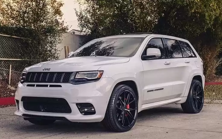 Использовал Jeep Cherokee Аренда в Нуайджа , Доха #32199 - 1  image 