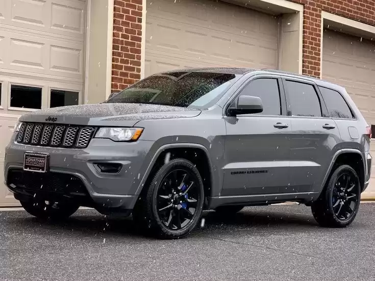 Использовал Jeep Cherokee Аренда в Аль-Вакра #32386 - 1  image 