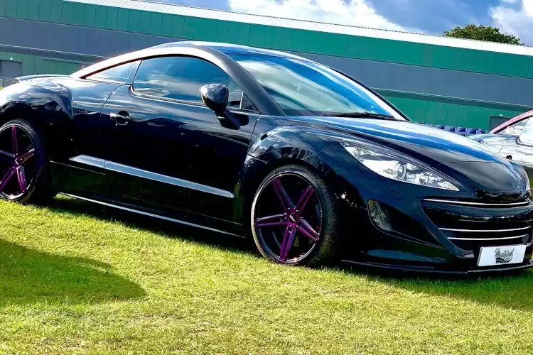 مستعملة Peugeot RCZ للإيجار في الوكرة #32438 - 1  صورة 