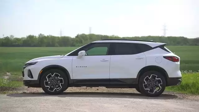Использовал Chevrolet Blazer Продается в Гаррафат Аль Райян , Аль Райян #32506 - 1  image 