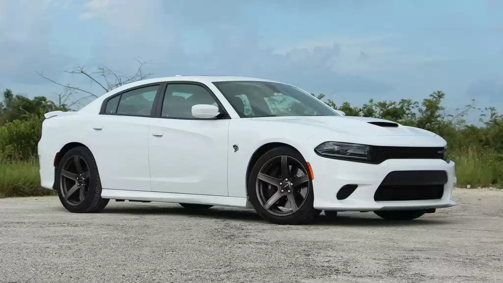 Использовал Dodge Charger Продается в Мадинат Халифа Север , Доха #32563 - 1  image 
