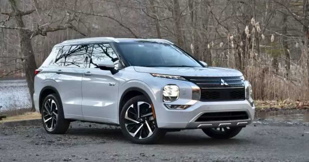 مستعملة Mitsubishi Outlander SUV للبيع في وادي البنات , الدوحة #32855 - 1  صورة 