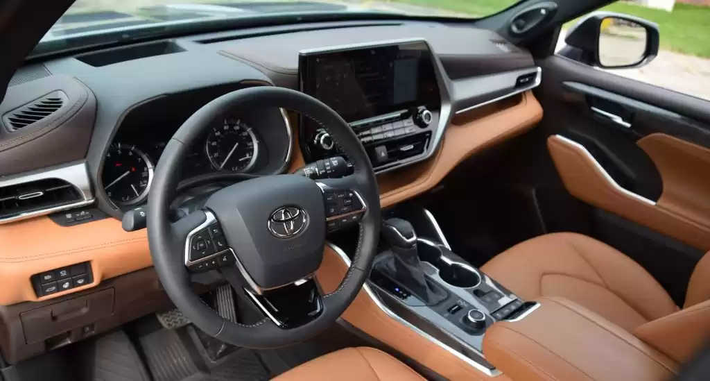 مستعملة Toyota Highlander Hybrid SUV للبيع في عنيزة , الدوحة #33205 - 1  صورة 