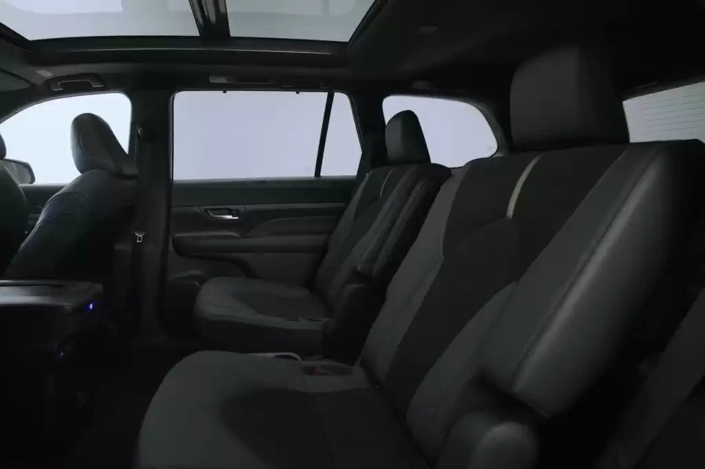 Kullanılmış Toyota Highlander Hybrid SUV Satılık içinde Eski Al Hitmi , Doha #33257 - 1  image 