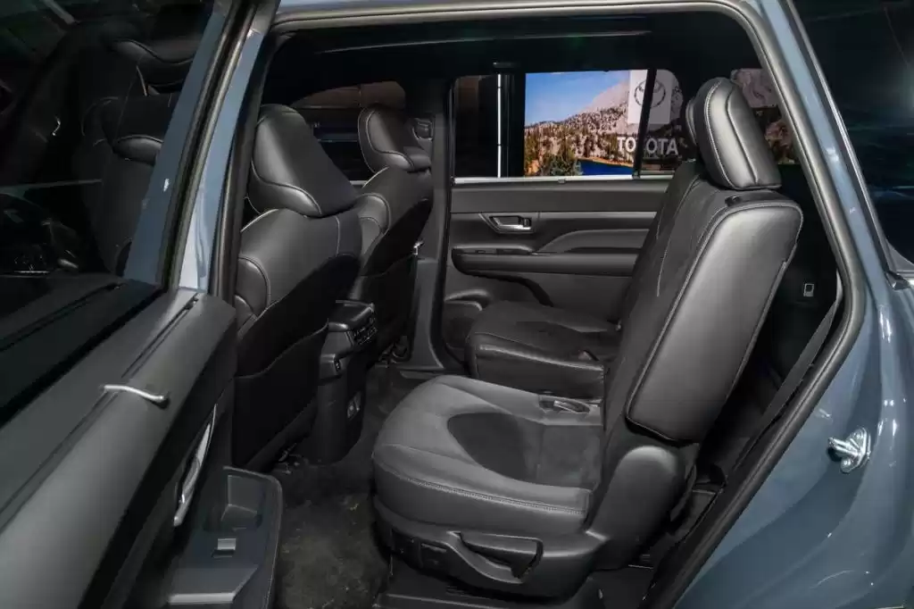 Kullanılmış Toyota Highlander Hybrid SUV Satılık içinde Al Wajba , Er Reyyan #33413 - 1  image 