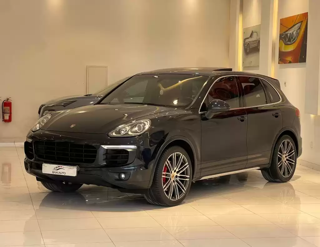 Usado Porsche Cayenne SUV Venta en Ar-Rifa , Gobernación Del Sur #34288 - 1  image 
