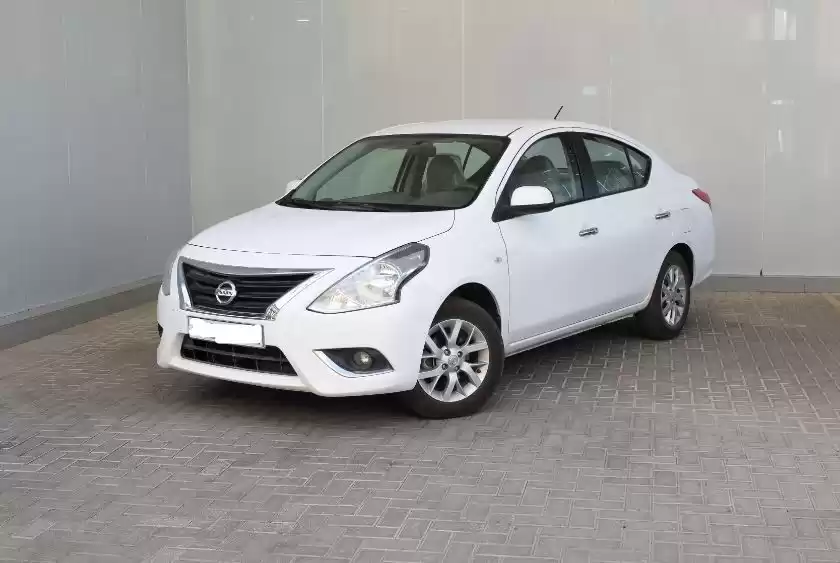 مستعملة Nissan Sunny للبيع في الدوحة #6277 - 1  صورة 