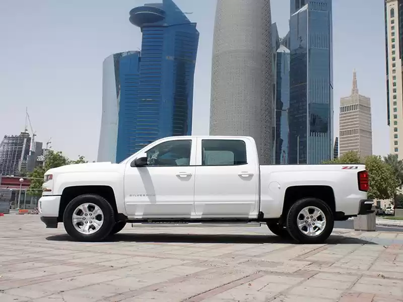 استفاده شده Chevrolet Unspecified برای اجاره که در دوحه #6359 - 1  image 