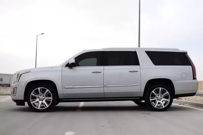 Использовал Cadillac Unspecified Продается в Доха #6453 - 1  image 
