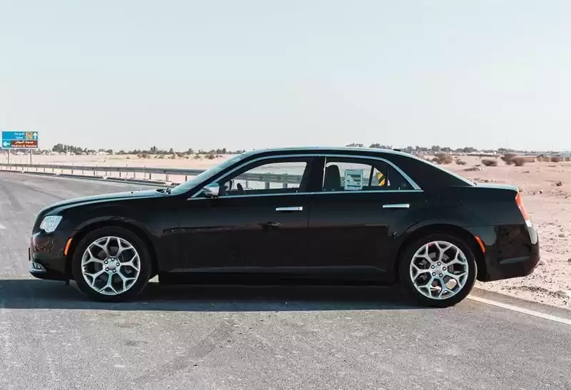 مستعملة Chrysler 300C للبيع في الدوحة #6458 - 1  صورة 