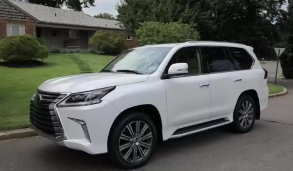 Utilisé Lexus LX À vendre au Doha #6464 - 1  image 