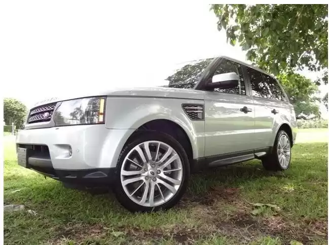 مستعملة Land Rover Unspecified للبيع في الدوحة #6606 - 1  صورة 