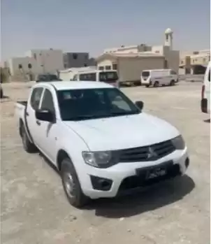 Использовал Mitsubishi Unspecified Продается в Доха #7037 - 1  image 