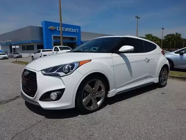 جديدة Hyundai Veloster للبيع في الدوحة #7235 - 1  صورة 