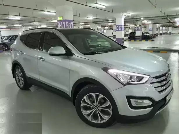 Использовал Hyundai Santa Fe Продается в Доха #7251 - 1  image 