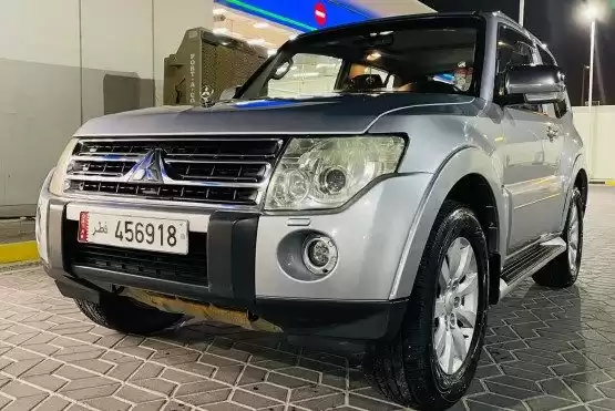 مستعملة Mitsubishi Pajero للبيع في الدوحة #7935 - 1  صورة 