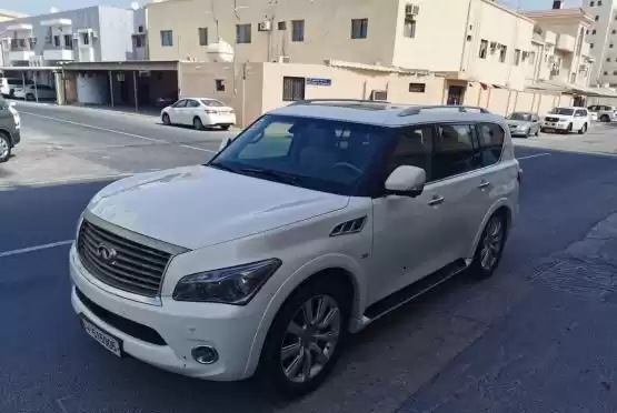 Utilisé Infiniti QX30 À vendre au Al-Sadd , Doha #7964 - 1  image 