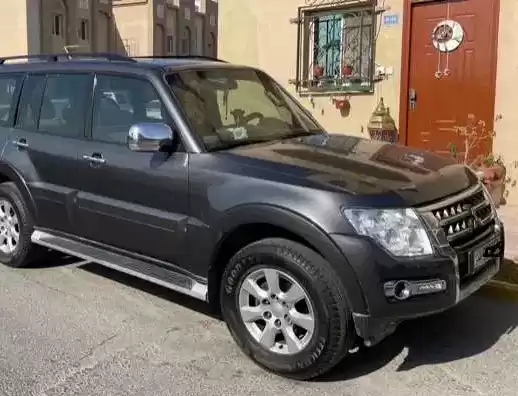 用过的 Mitsubishi Pajero 出售 在 萨德 , 多哈 #8024 - 1  image 