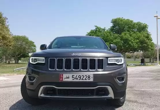 مستعملة Jeep Grand Cherokee للبيع في الدوحة #8074 - 1  صورة 