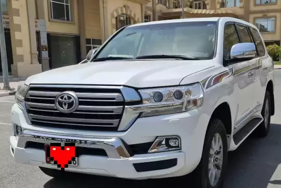 استفاده شده Toyota Land Cruiser برای فروش که در دوحه #8088 - 1  image 