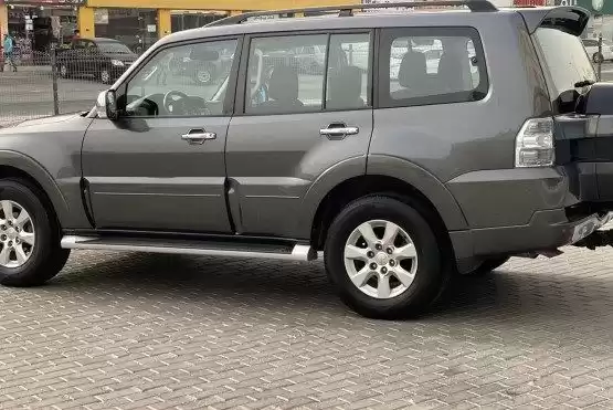 مستعملة Mitsubishi Pajero للبيع في الدوحة #8092 - 1  صورة 