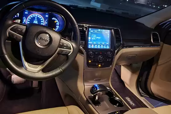 مستعملة Jeep Grand Voyager للبيع في السد , الدوحة #8127 - 1  صورة 