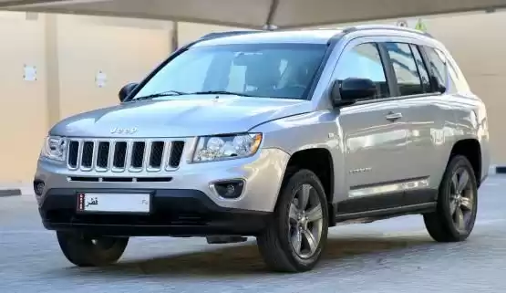 Kullanılmış Jeep Compass Satılık içinde Al Sadd , Doha #8308 - 1  image 