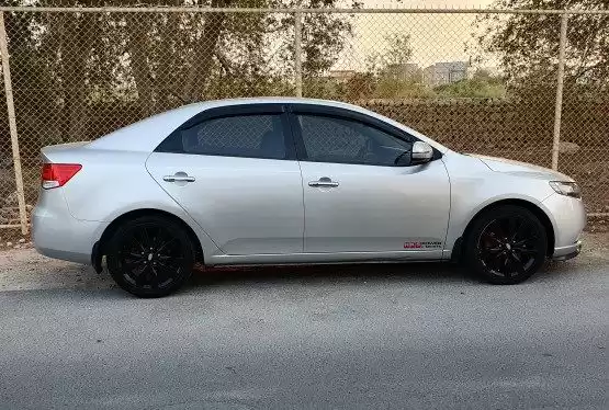 用过的 Kia Cerato 出售 在 萨德 , 多哈 #8318 - 1  image 