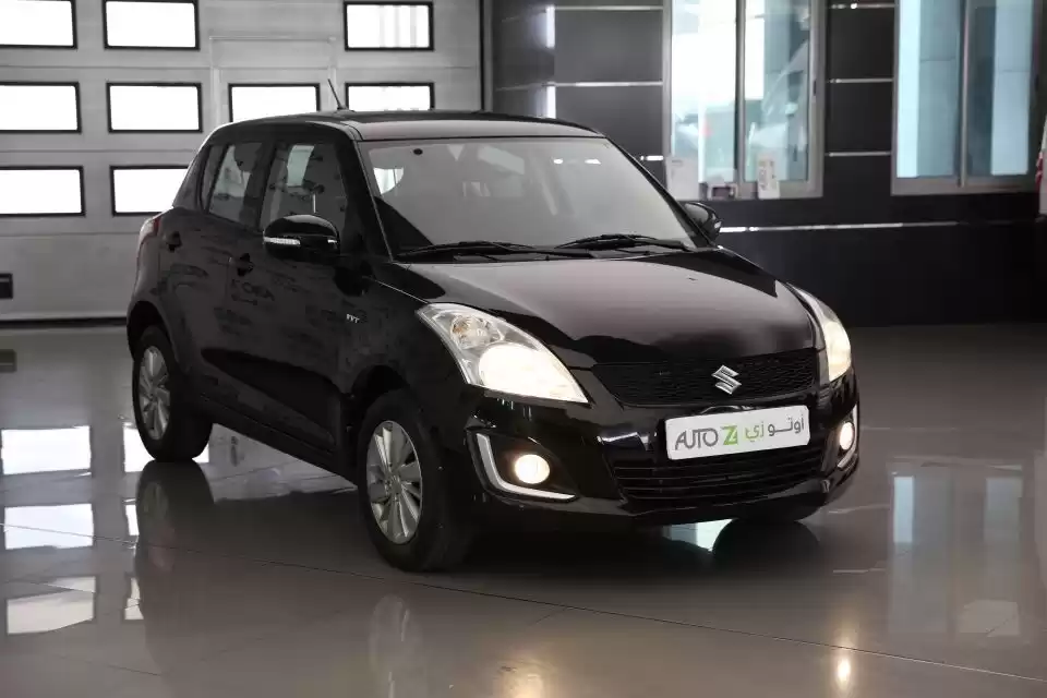 Utilisé Suzuki Swift À vendre au Al-Sadd , Doha #8331 - 1  image 