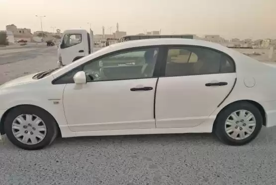 مستعملة Honda Civic للبيع في الدوحة #8358 - 1  صورة 