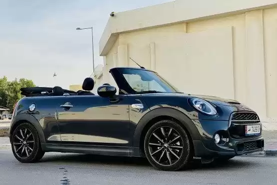 Utilisé Mini Convertible À vendre au Doha #8366 - 1  image 