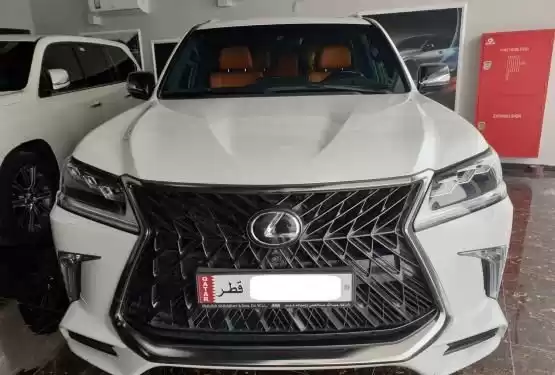 Utilisé Lexus LX À vendre au Doha #8449 - 1  image 