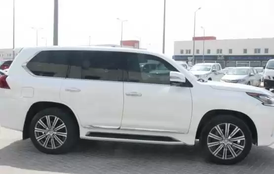 مستعملة Lexus LX للبيع في الدوحة #8452 - 1  صورة 