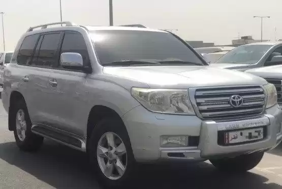 مستعملة Toyota Land Cruiser للبيع في الدوحة #8572 - 1  صورة 