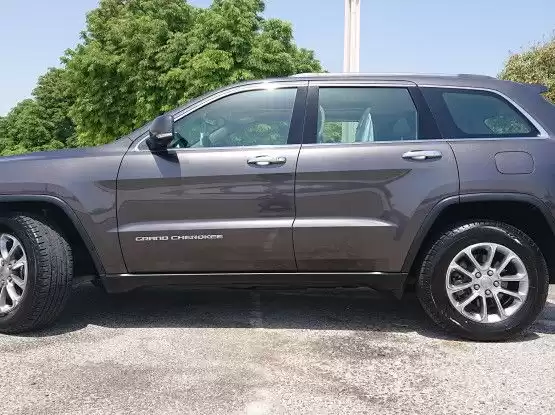 مستعملة Jeep Grand Voyager للبيع في السد , الدوحة #8675 - 1  صورة 