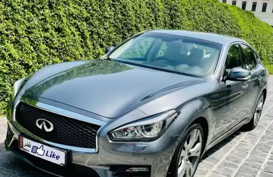 استفاده شده Infiniti Q70 برای فروش که در السد , دوحه #8892 - 1  image 