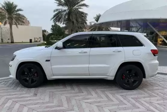 استفاده شده Jeep Grand Cherokee برای فروش که در دوحه #8919 - 1  image 
