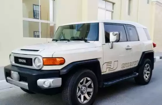 مستعملة Toyota FJ Cruiser للبيع في الدوحة #8955 - 1  صورة 