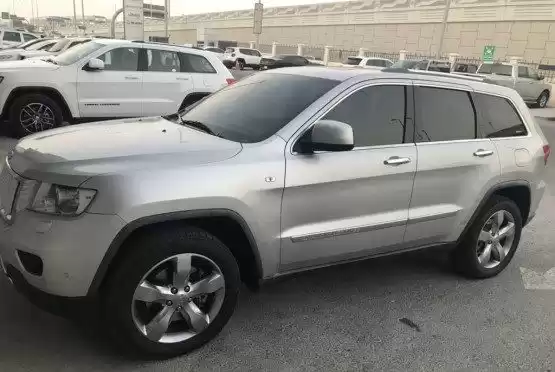 Использовал Jeep Grand Cherokee Продается в Доха #9038 - 1  image 