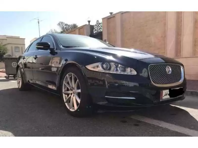 Использовал Jaguar XJ Продается в Доха #9171 - 1  image 